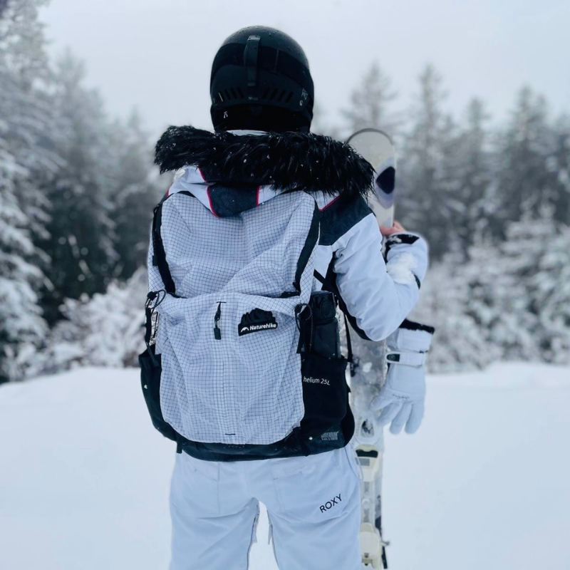 Naturehike batoh Helium 25l 600g- bílý